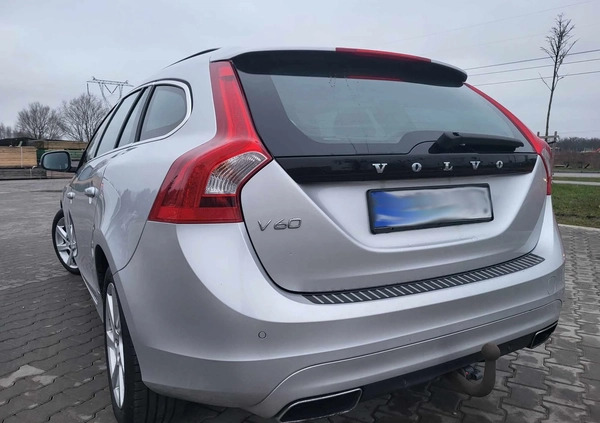 Volvo V60 cena 35900 przebieg: 270000, rok produkcji 2014 z Gołańcz małe 211